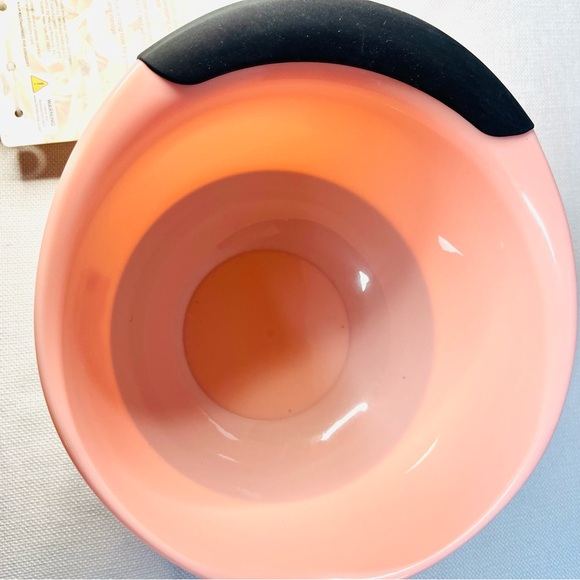 Tahari Soft Pink Kitchen Utensil Set with Mixing Bowl - Picture 3 of 5